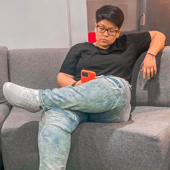 Meet your Posher, Sayra d - Picture 1 of 1